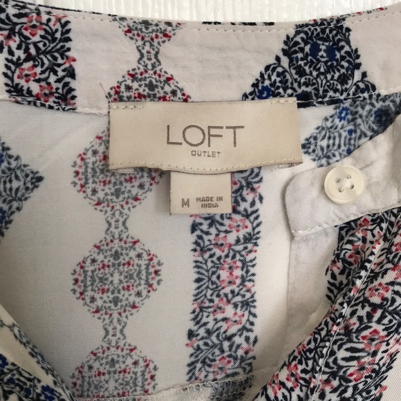 Beautiful LOFT Top - Picture 3 of 8